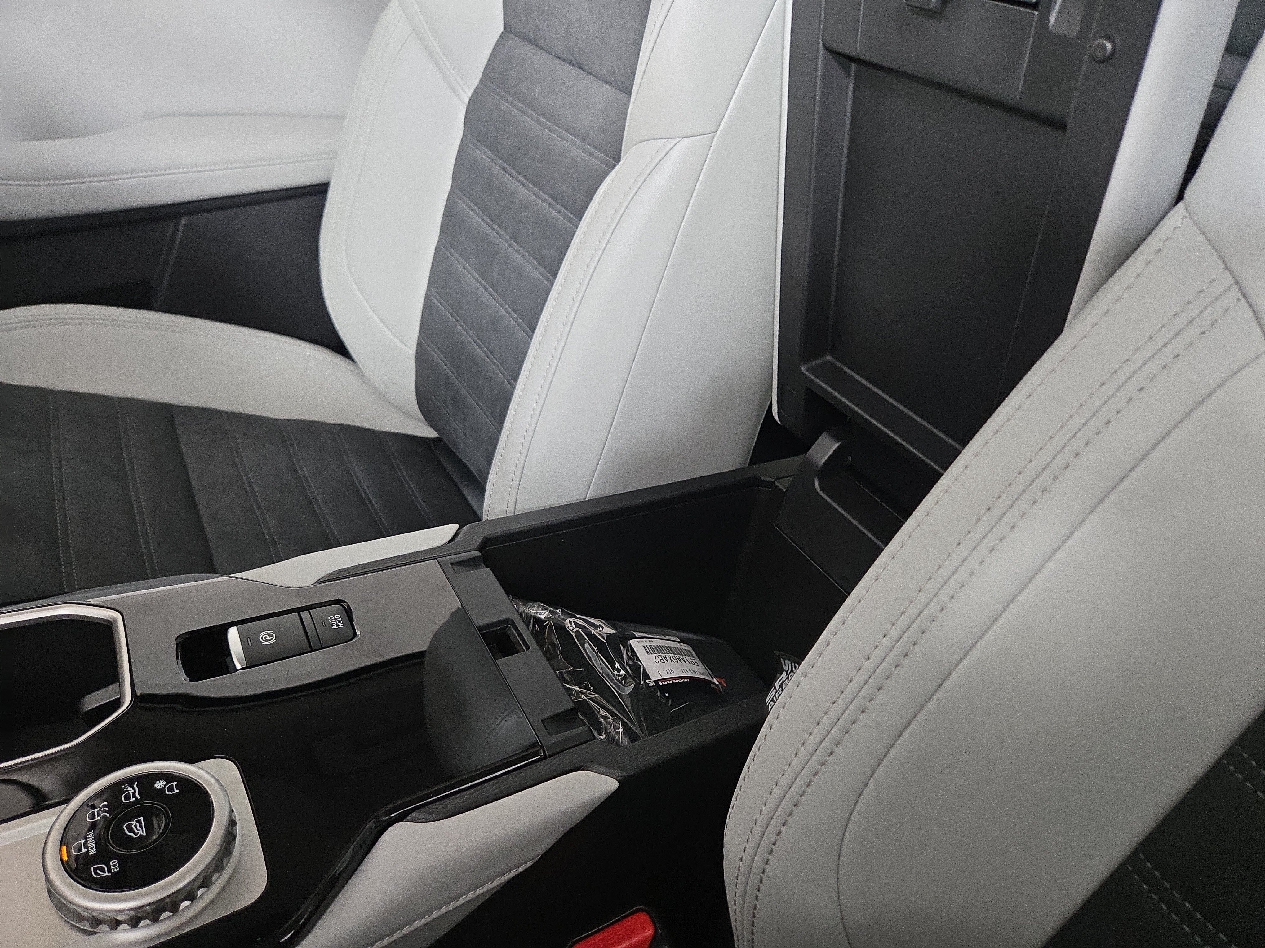 New 2026 Mitsubishi Outlander SE FWD image 29