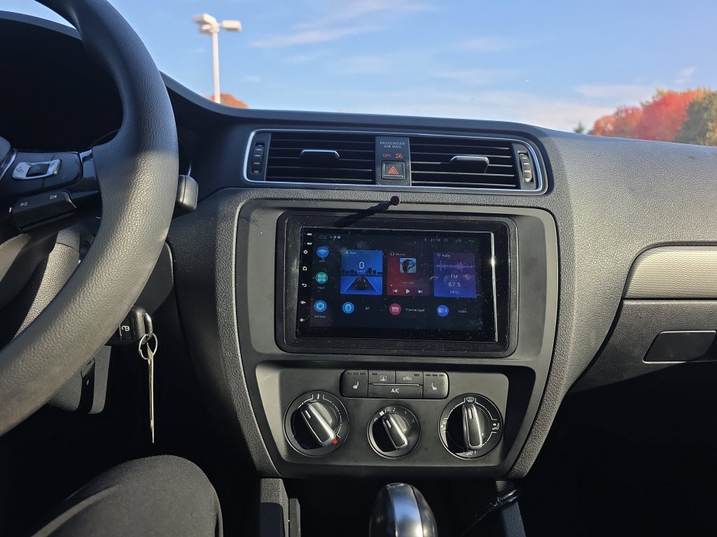 Used 2017 Volkswagen Jetta S w/ Jetta S Cold Weather Package FWD image 30