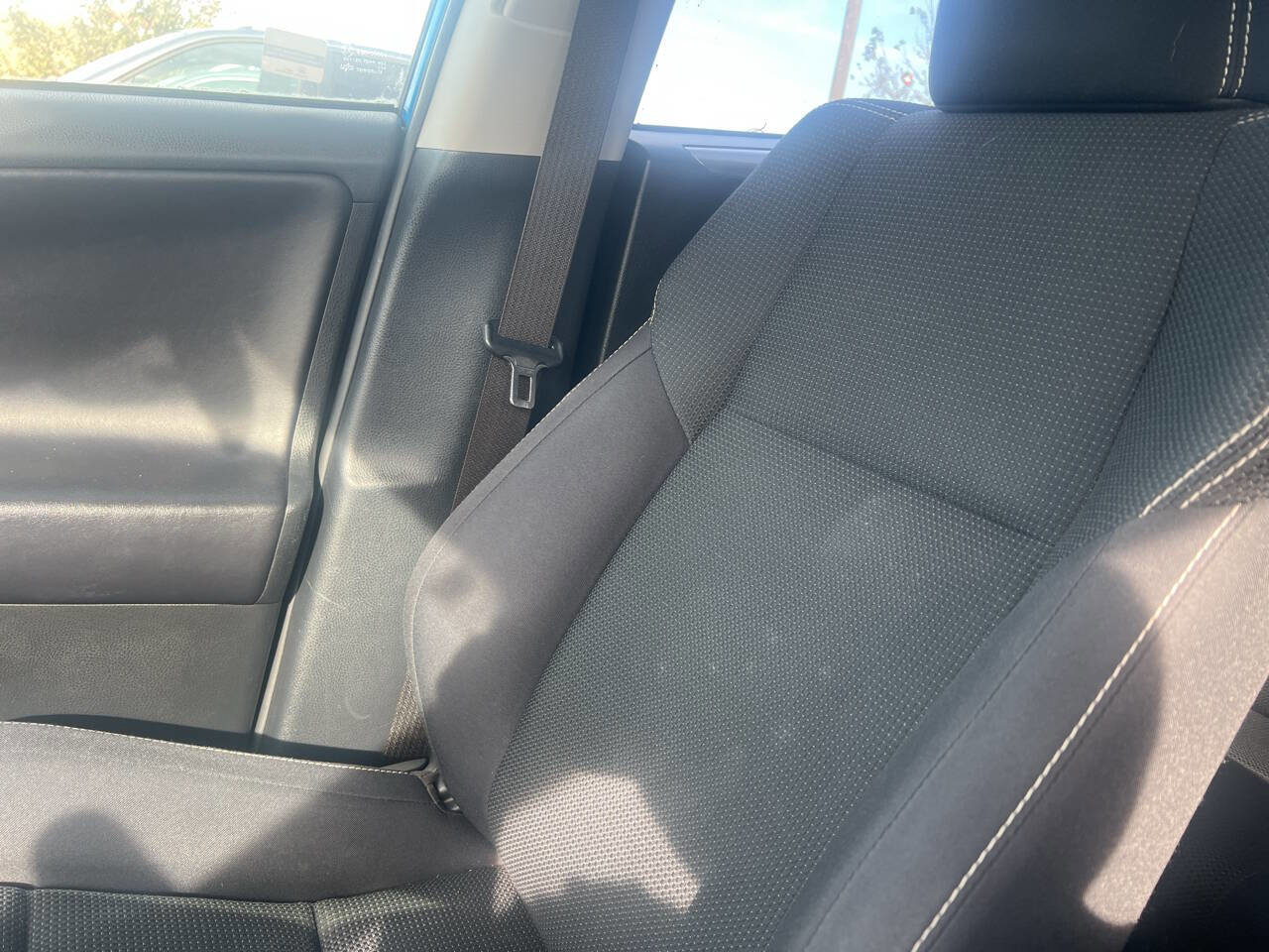 Used 2018 Toyota RAV4 XLE FWD image 21