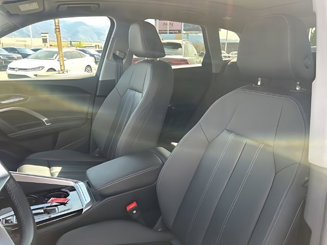 Used 2025 Audi Q5 Premium w/ Convenience Package AWD/4WD image 18