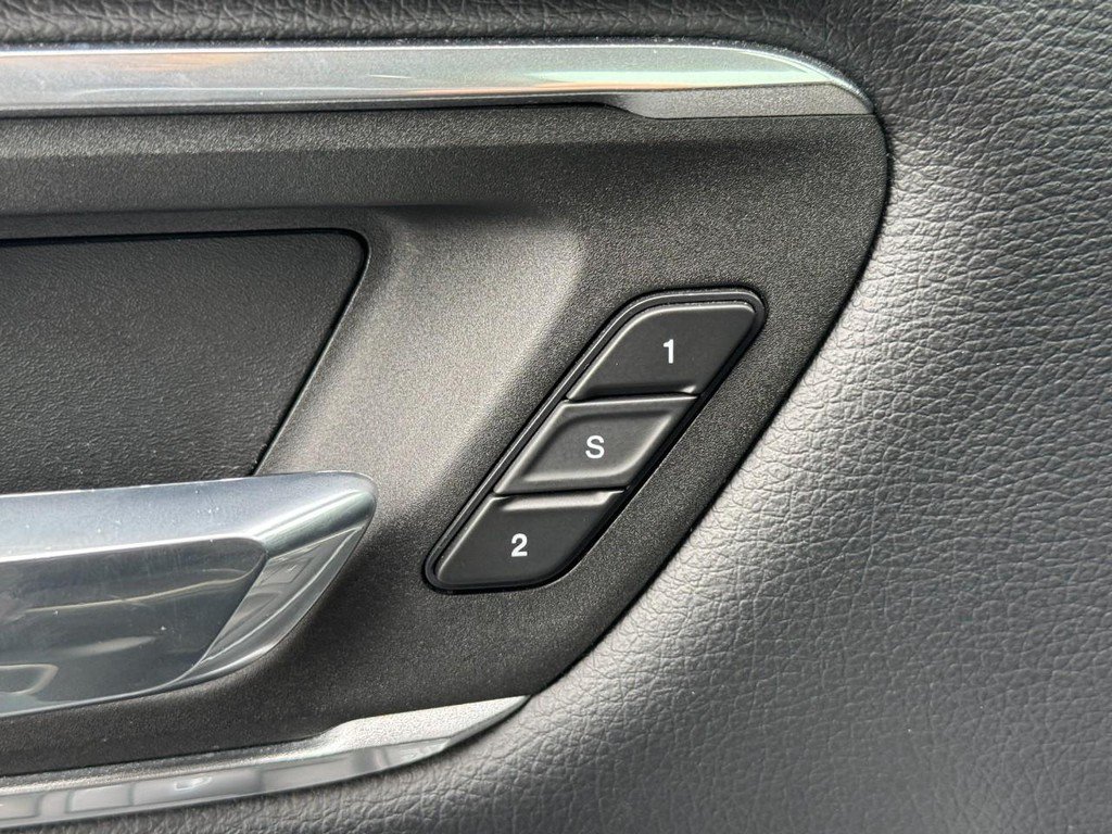 Used 2021 RAM 1500 Laramie w/ Sport Appearance Package AWD/4WD image 19