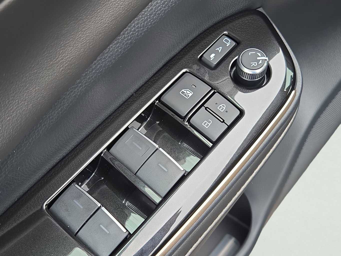 New 2026 Toyota Crown Nightshade image 11