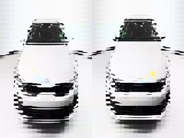 New 2025 Kia K5 LXS image 2