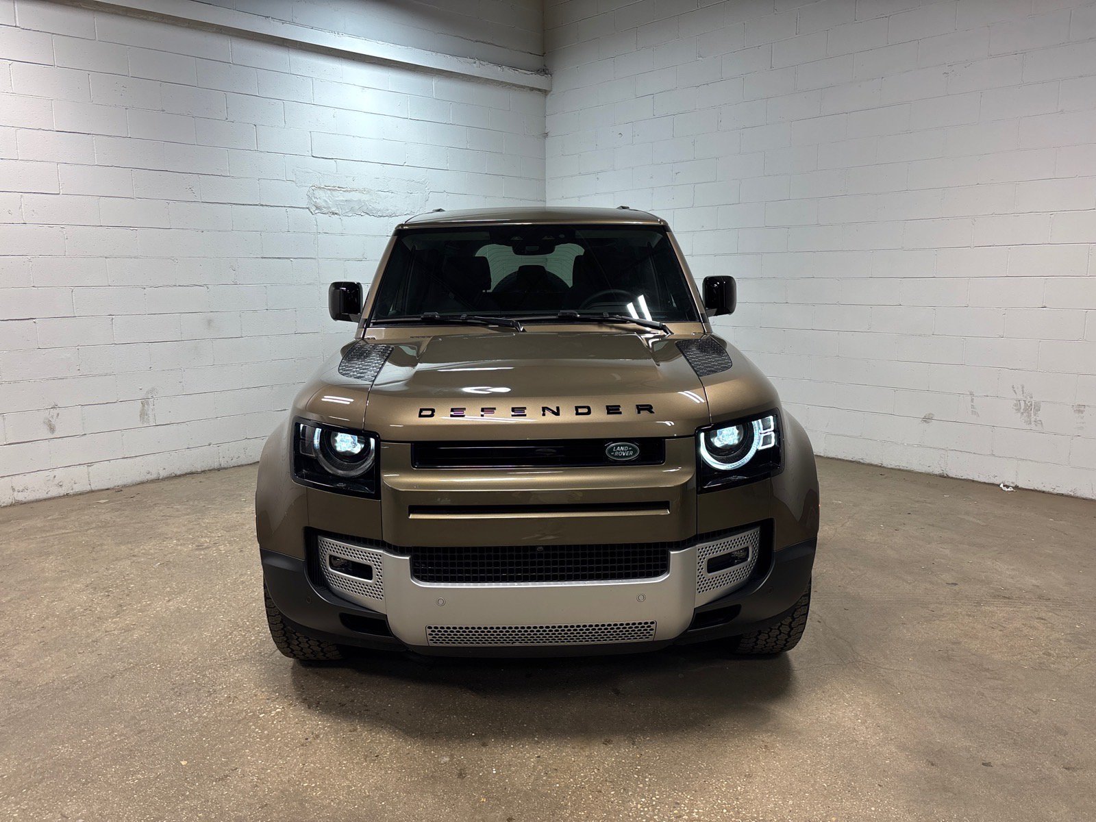 New 2025 Land Rover Defender 110 S AWD/4WD image 3
