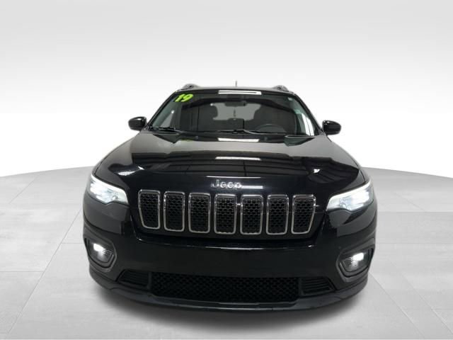 Used 2019 Jeep Cherokee Latitude Plus w/ Cold Weather Group image 3