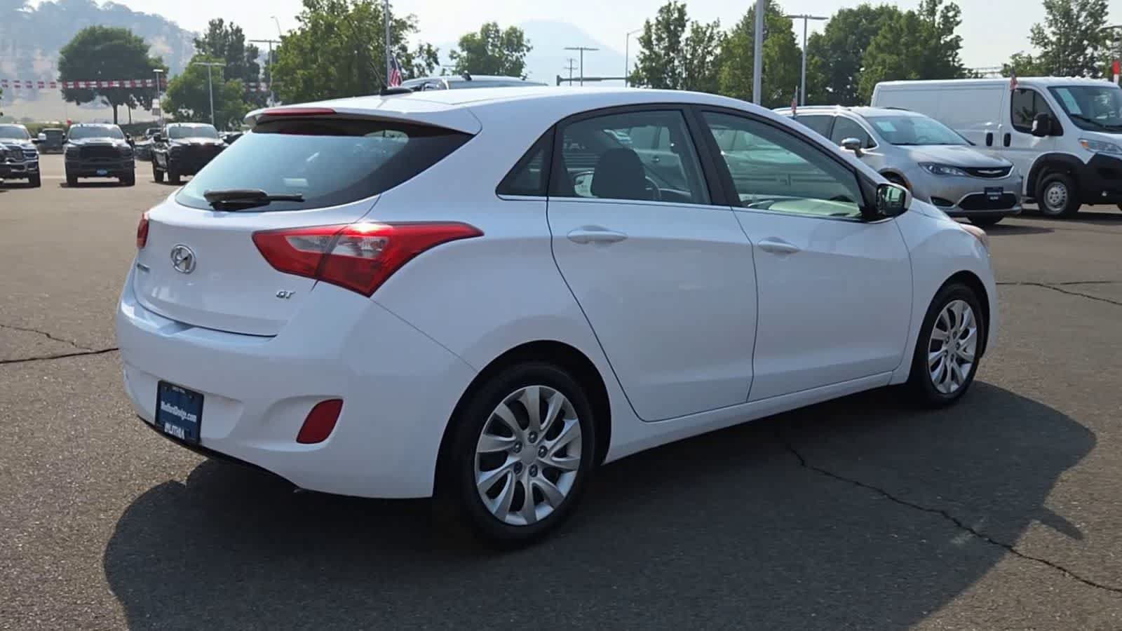Used 2016 Hyundai Elantra GT FWD image 8