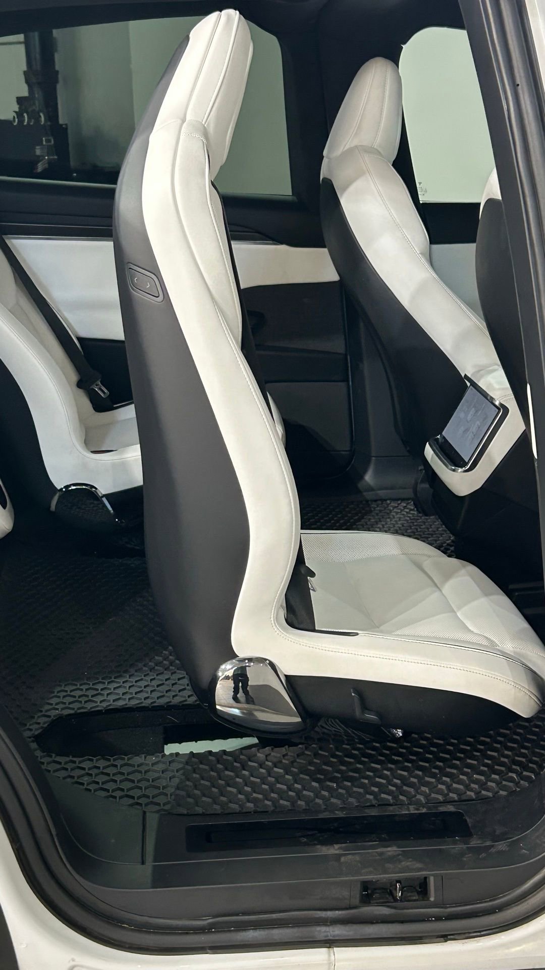 Used 2023 Tesla Model X Plaid image 58