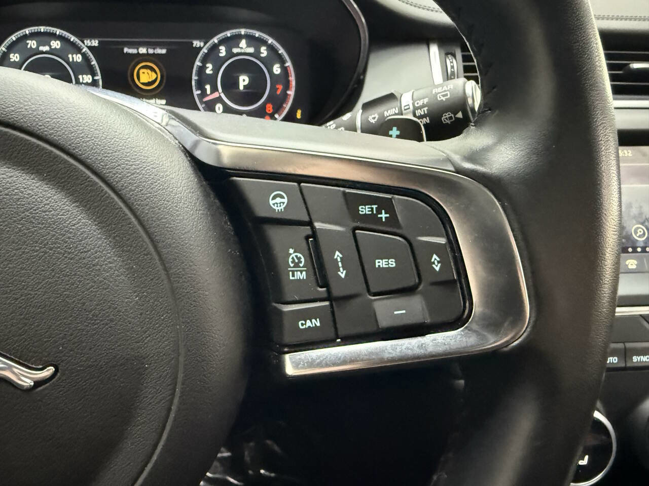 Used 2019 Jaguar E-PACE SE image 24