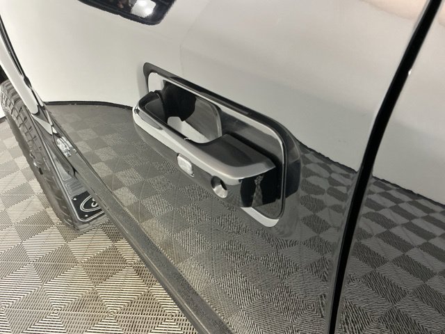 Used 2020 Ford F350 Lariat AWD/4WD image 12