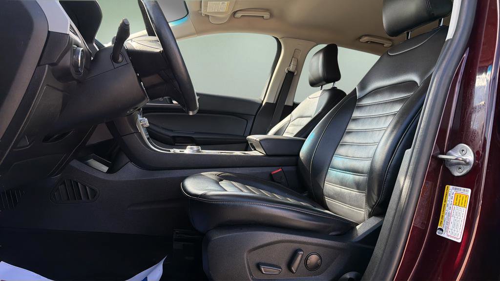 Used 2021 Ford Edge SEL w/ Convenience Package image 22