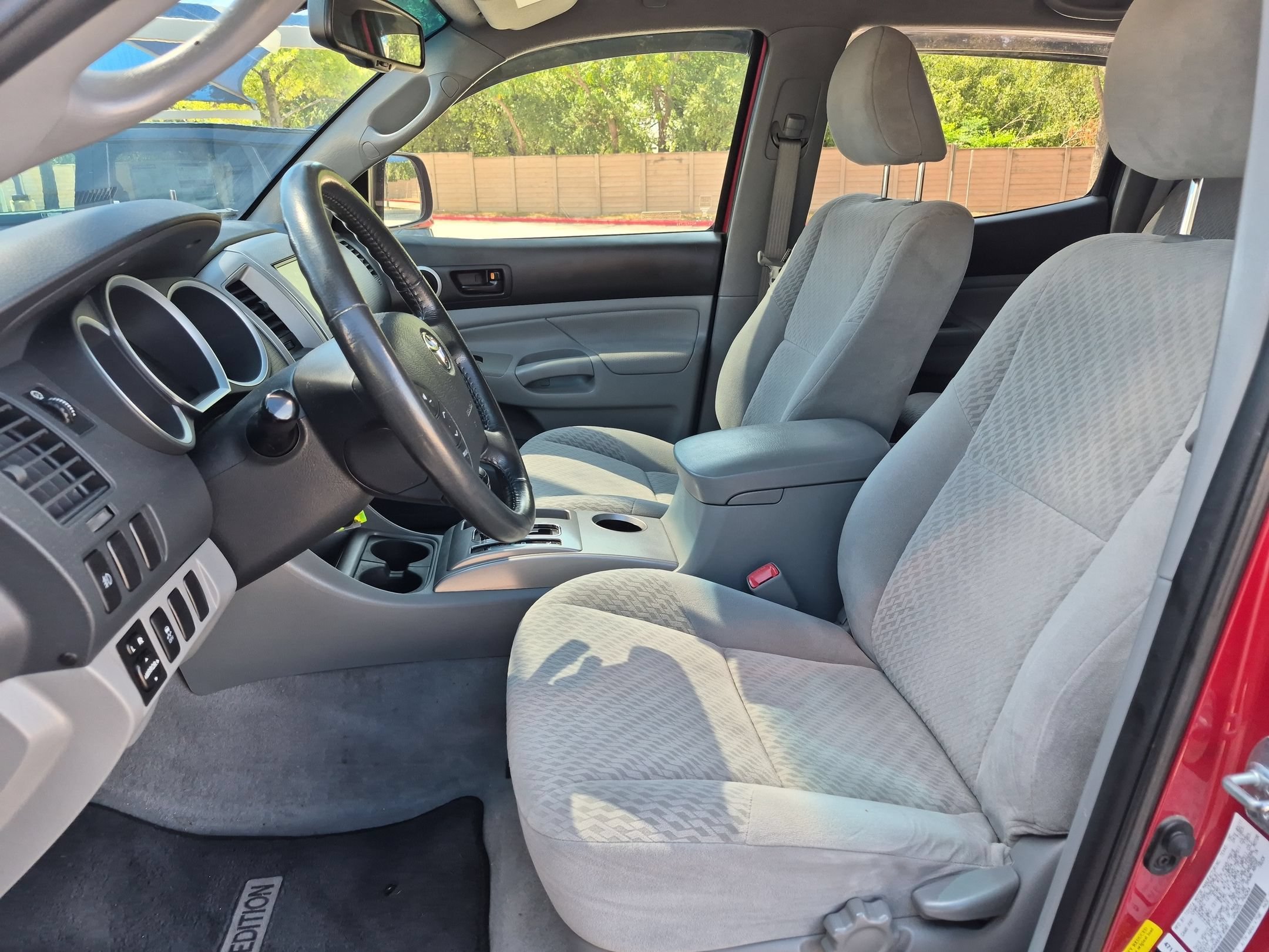 Used 2011 Toyota Tacoma PreRunner w/ SR5 Pkg #2 RWD image 9