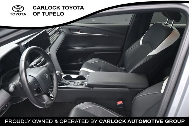 Used 2025 Toyota Camry SE w/ Multimedia Upgrade Package FWD image 11
