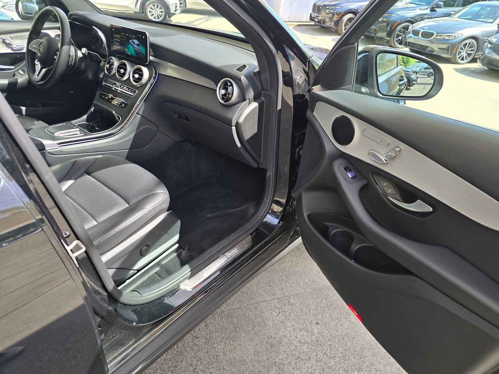 Used 2021 Mercedes-Benz GLC 300 4MATIC image 12