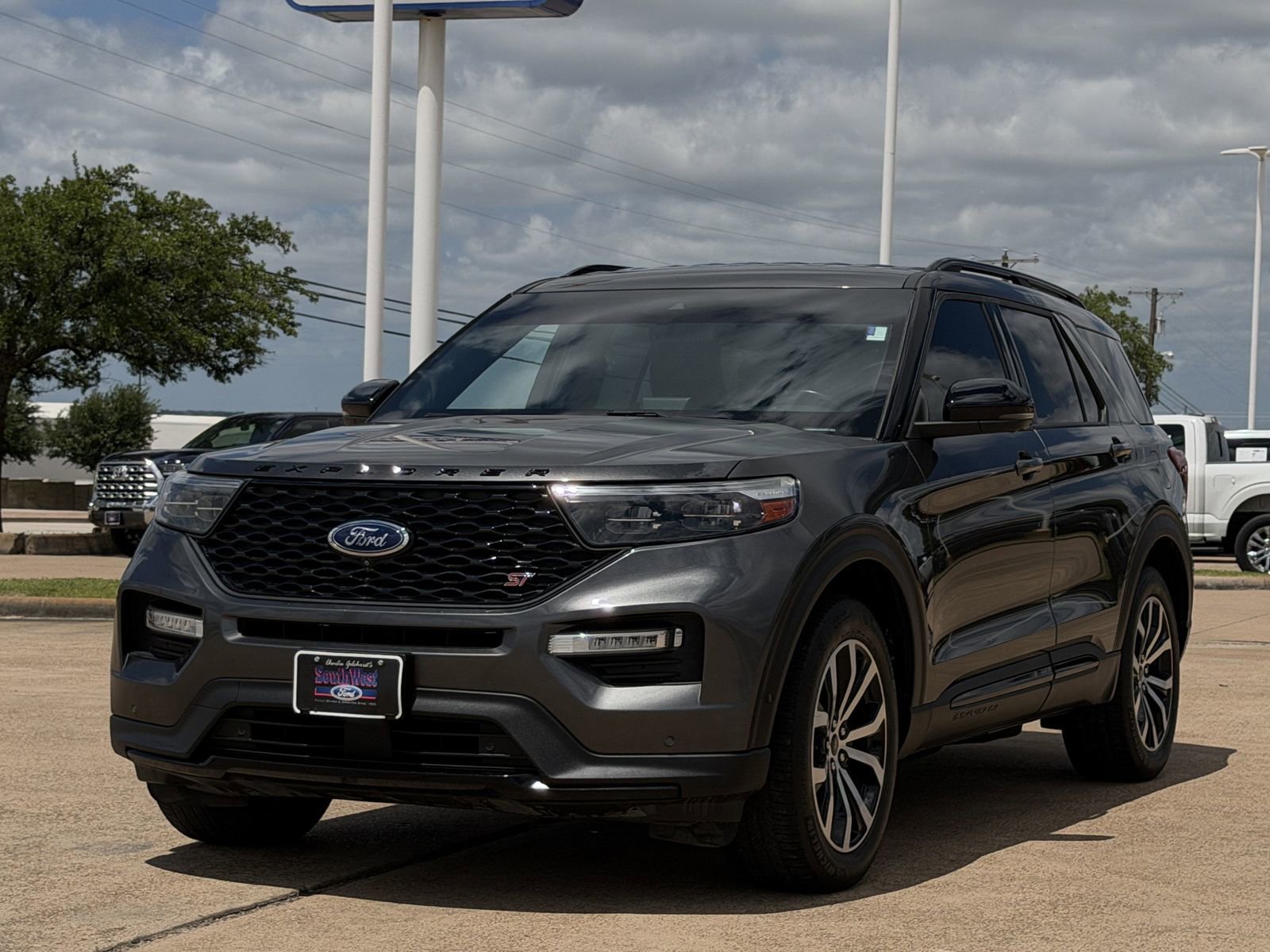 Used 2020 Ford Explorer ST w/ Premium Technology Package AWD/4WD image 8