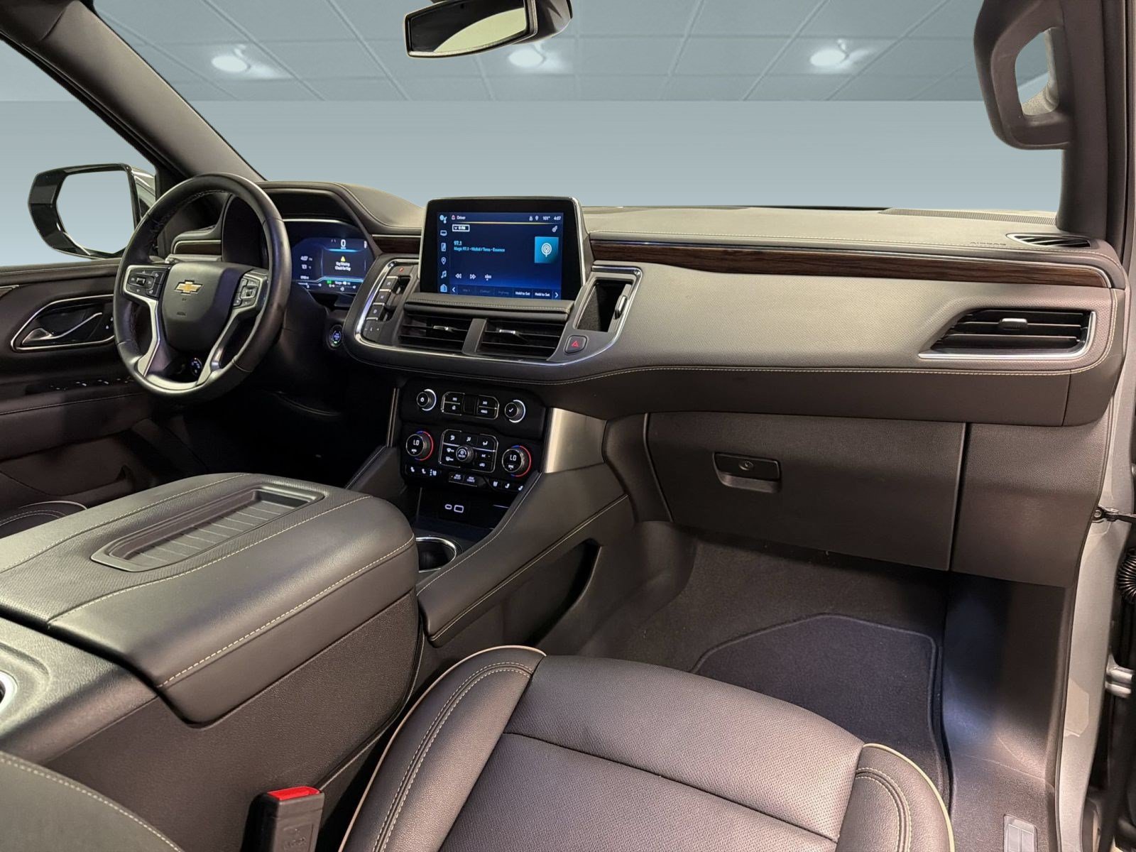Used 2024 Chevrolet Tahoe Premier RWD image 30