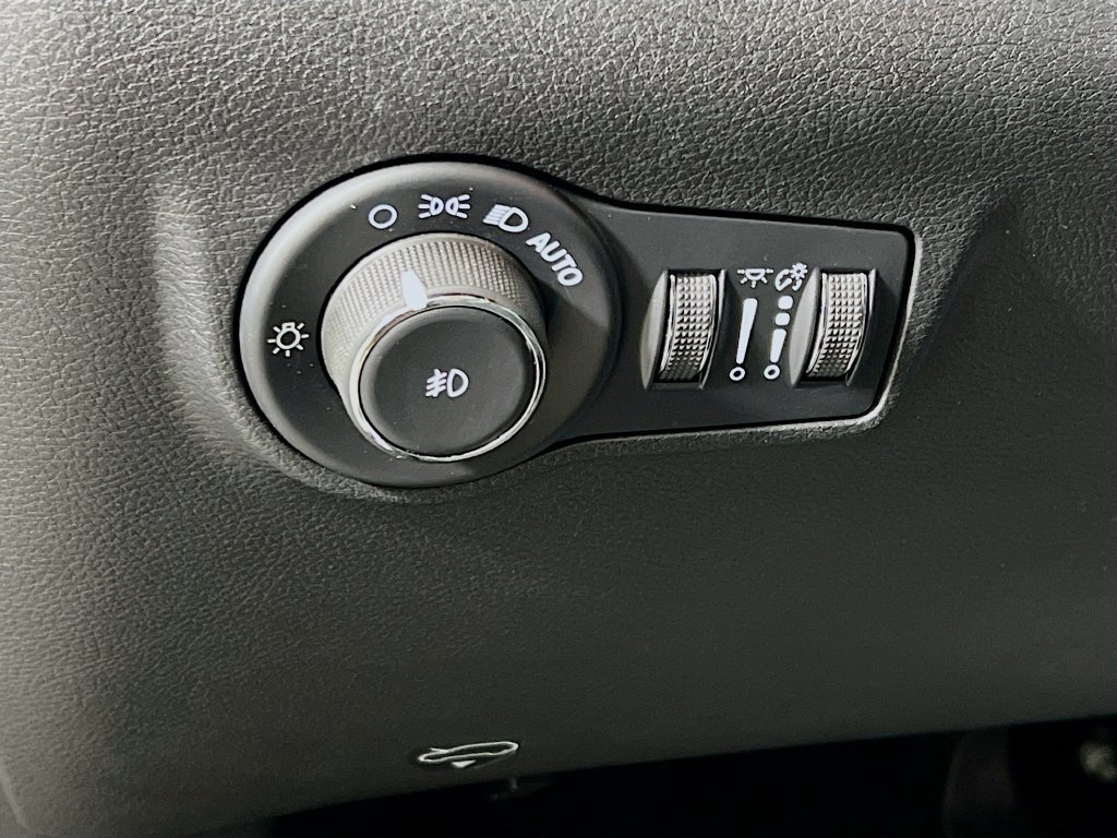 New 2026 Jeep Compass Trailhawk w/ Sun, Sound & Navigation Group AWD/4WD image 10