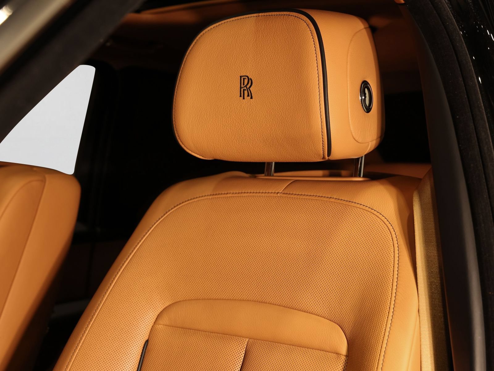 Used 2020 Rolls-Royce Cullinan AWD/4WD image 32
