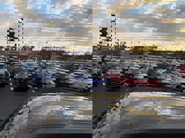 Used 2025 Toyota Corolla Cross AWD Hybrid image 4