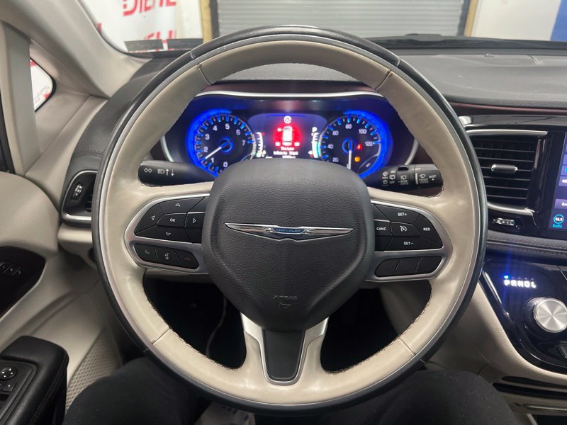 Used 2019 Chrysler Pacifica Limited FWD image 26