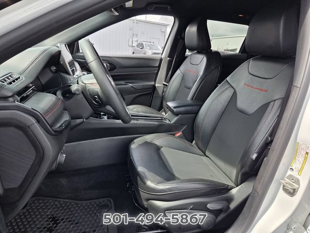 Used 2024 Jeep Compass Trailhawk AWD/4WD image 9