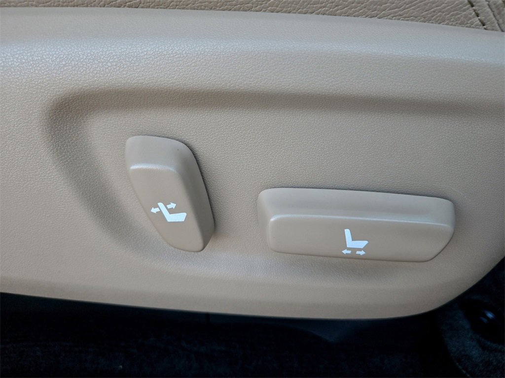 Used 2015 Toyota 4Runner Limited image 29