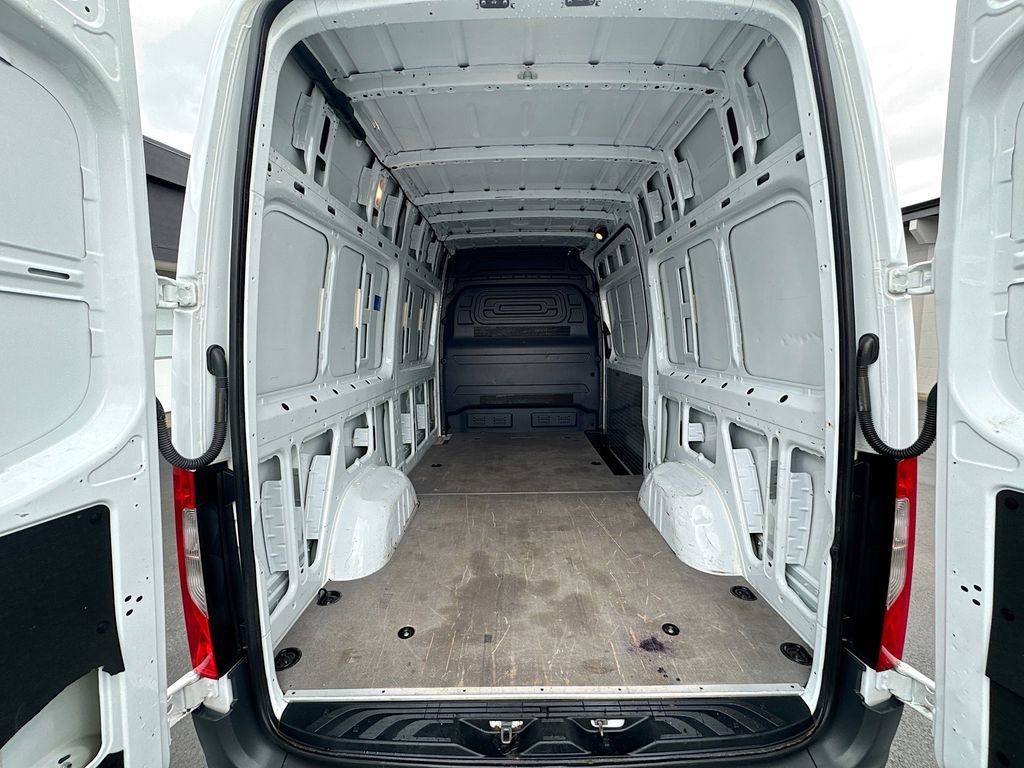 Used 2023 Mercedes-Benz Sprinter 2500 image 13