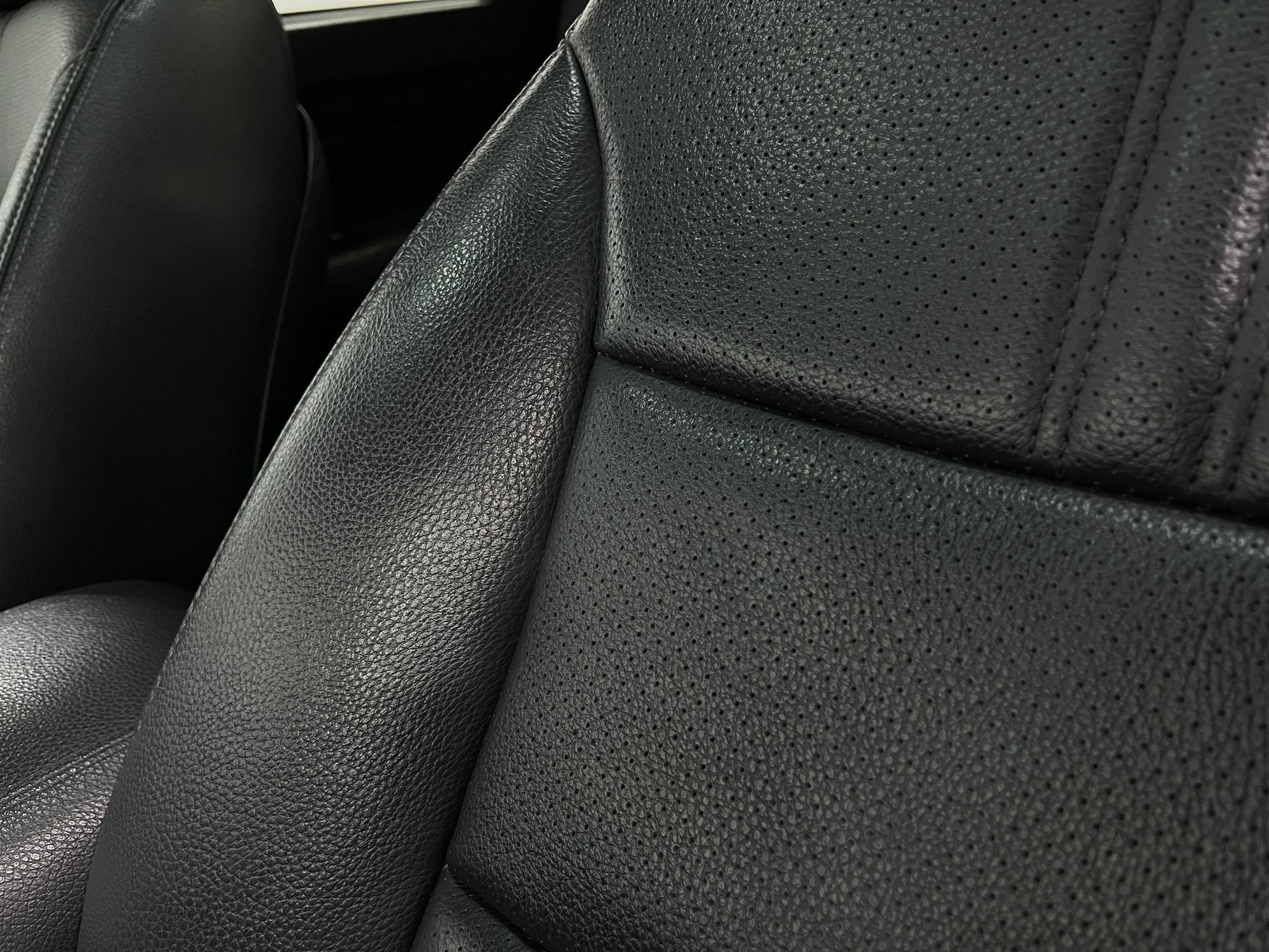 Used 2014 Kia Sorento SX w/ 3rd Row Package image 16