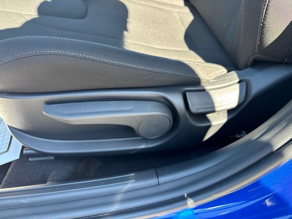 Certified 2025 Hyundai Elantra SEL FWD image 15