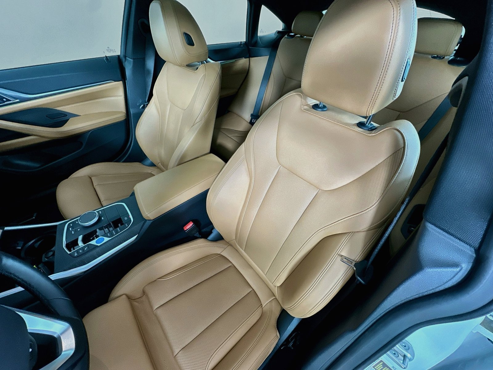 Used 2024 BMW i4 eDrive35 w/ Premium Package RWD image 35
