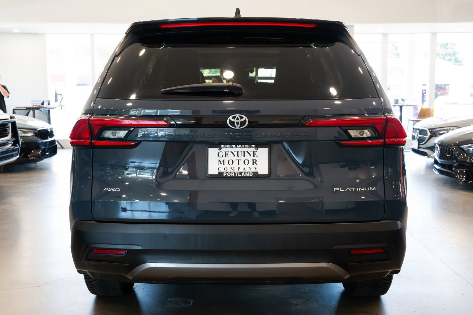 Used 2024 Toyota Grand Highlander AWD image 5