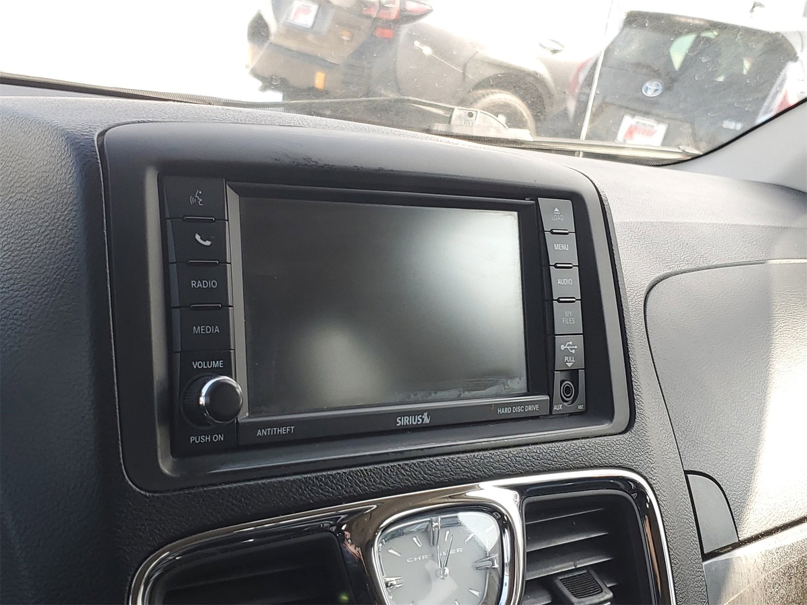 Used 2016 Chrysler Town & Country Touring image 26