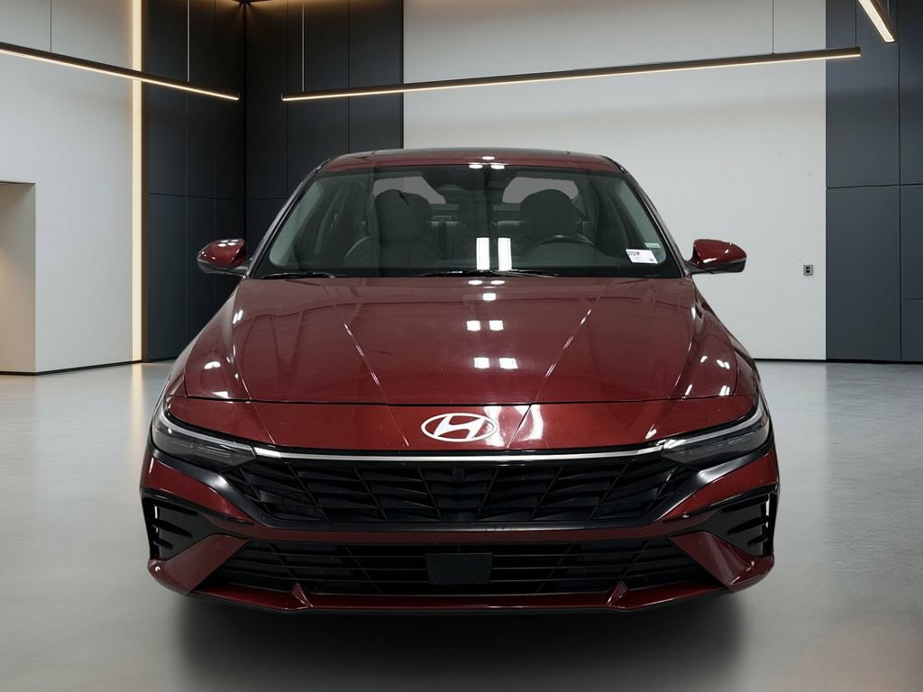 Certified 2024 Hyundai Elantra Limited FWD image 10