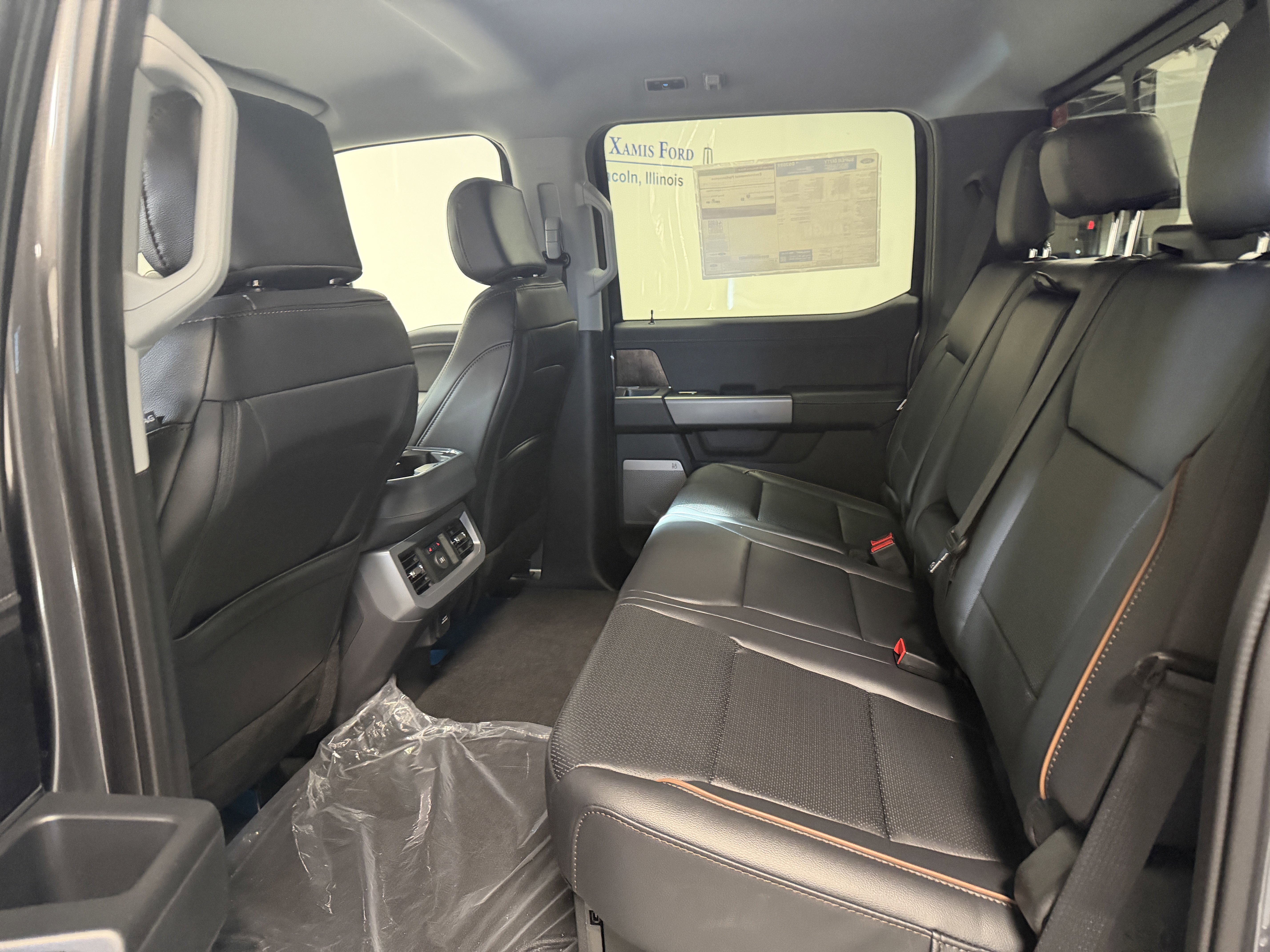 New 2026 Ford F250 Lariat w/ Black Appearance Package image 26