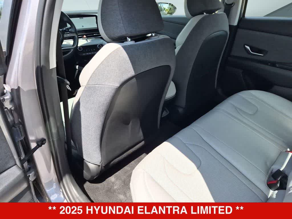 Used 2025 Hyundai Elantra Limited FWD image 15
