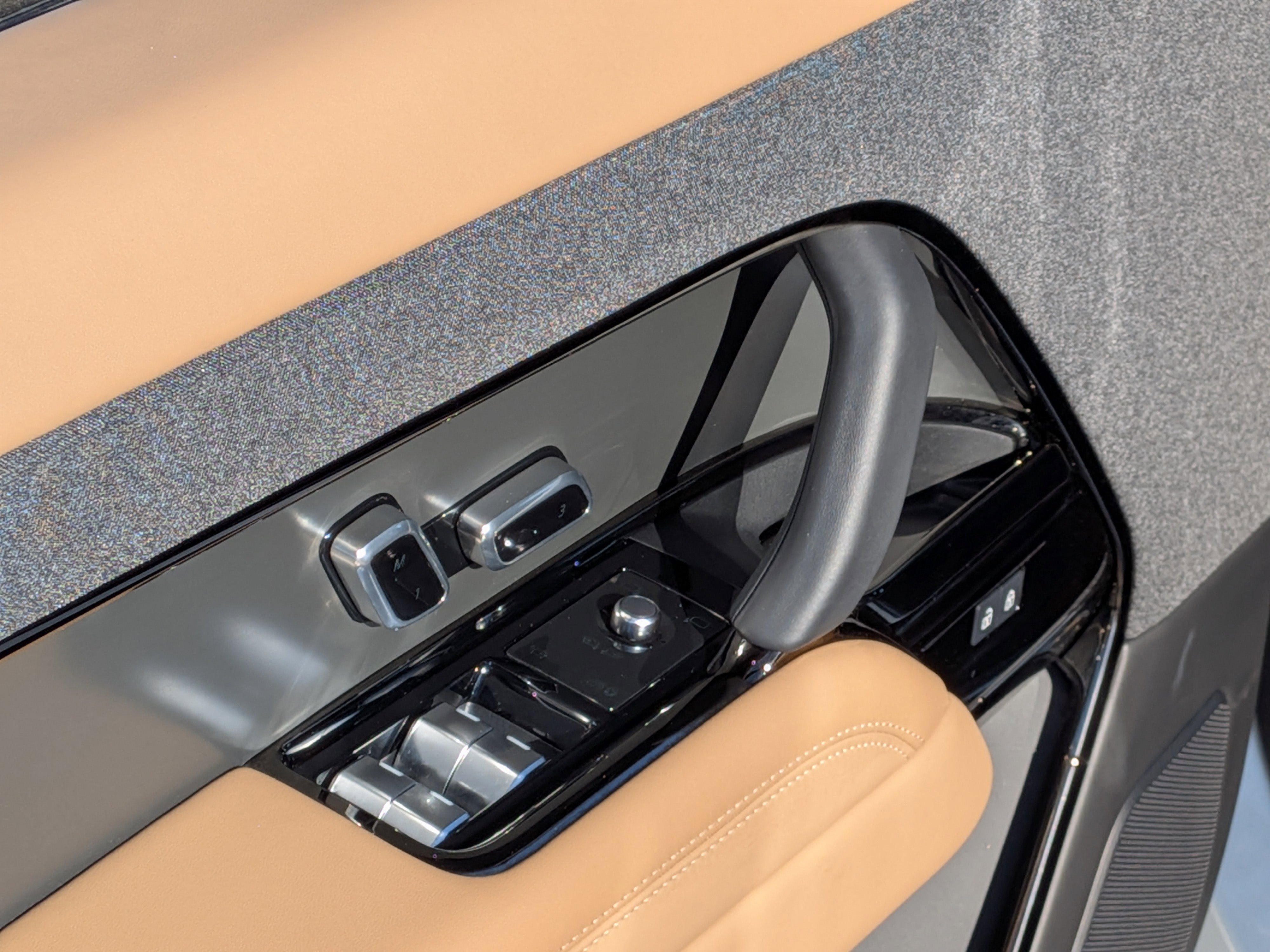 Used 2024 Land Rover Range Rover Sport SE image 16