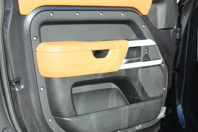 Used 2023 Land Rover Defender 110 S image 22