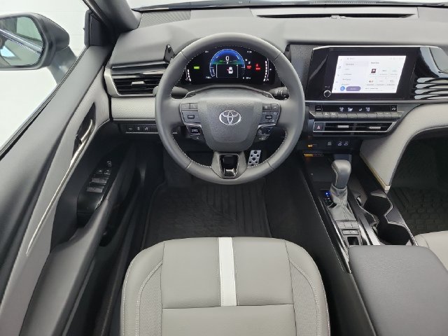 Used 2025 Toyota Camry SE w/ Convenience Package FWD image 16