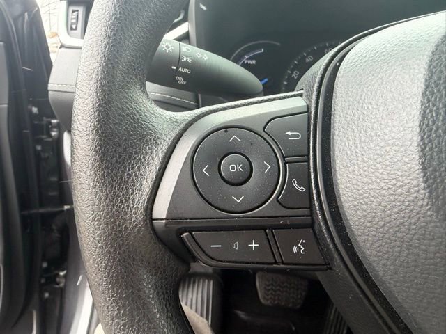 Used 2025 Toyota RAV4 XLE AWD/4WD image 13