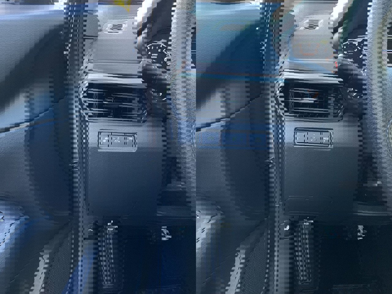 Used 2024 Nissan Altima 2.5 SV image 25