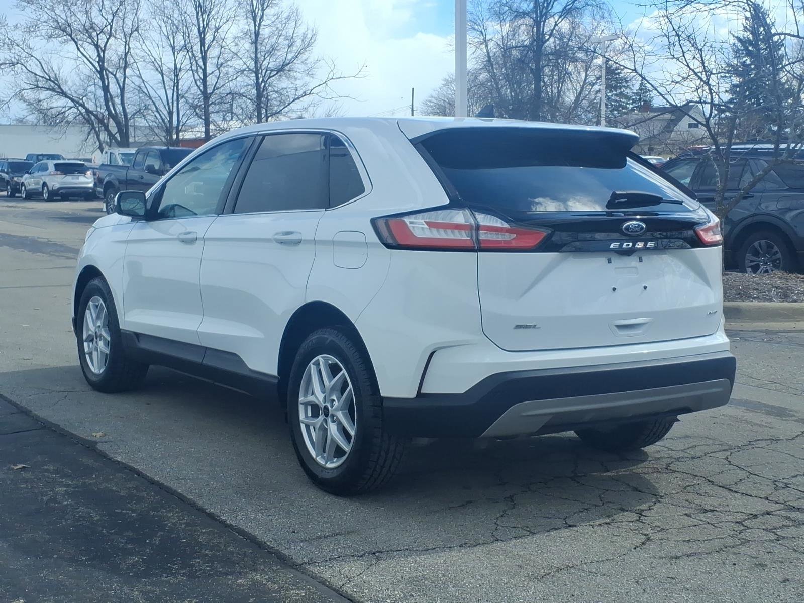 Used 2023 Ford Edge SEL w/ Convenience Package image 4