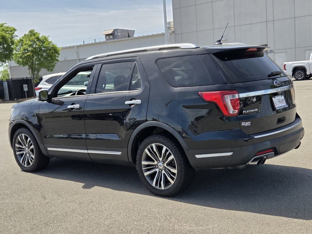 Used 2018 Ford Explorer Platinum image 3