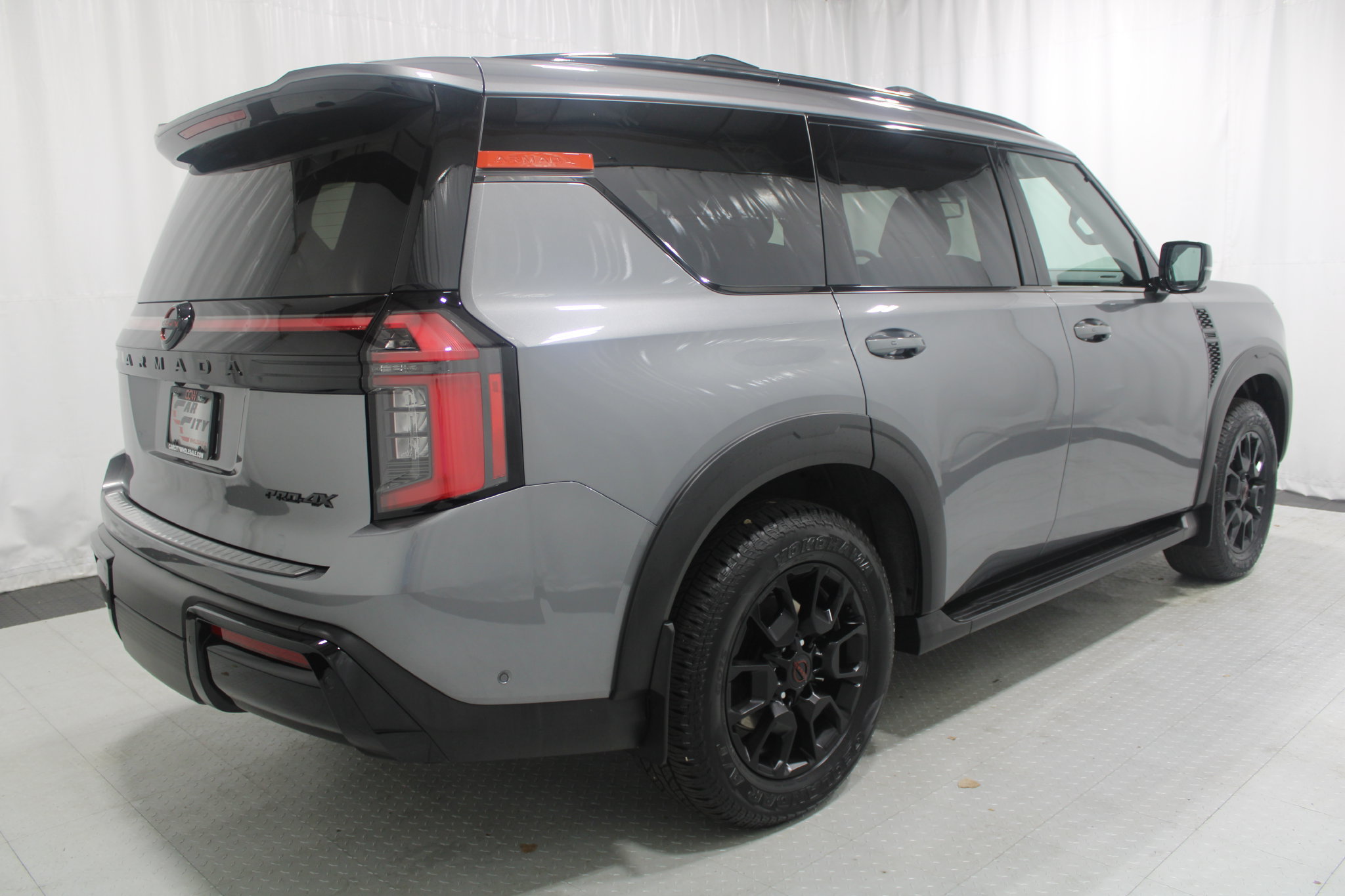 Used 2026 Nissan Armada PRO-4X w/ Captain's Chari Seat Package AWD/4WD image 6