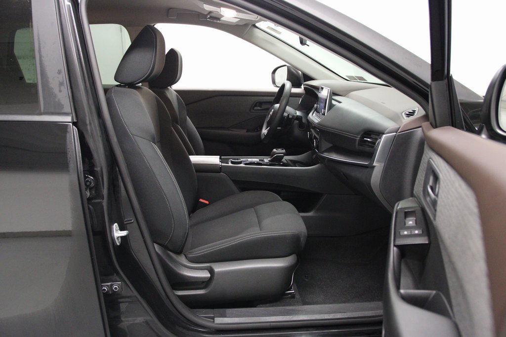 Used 2023 Nissan Rogue S image 21