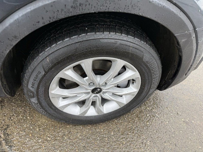 Used 2020 Kia Telluride LX image 14