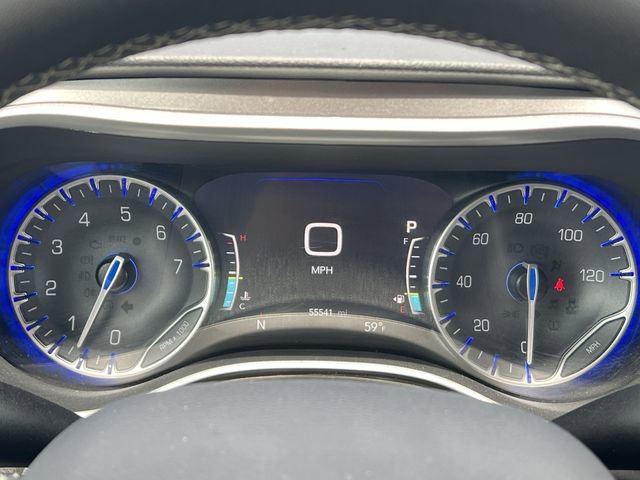 Used 2024 Chrysler Pacifica Touring-L image 18