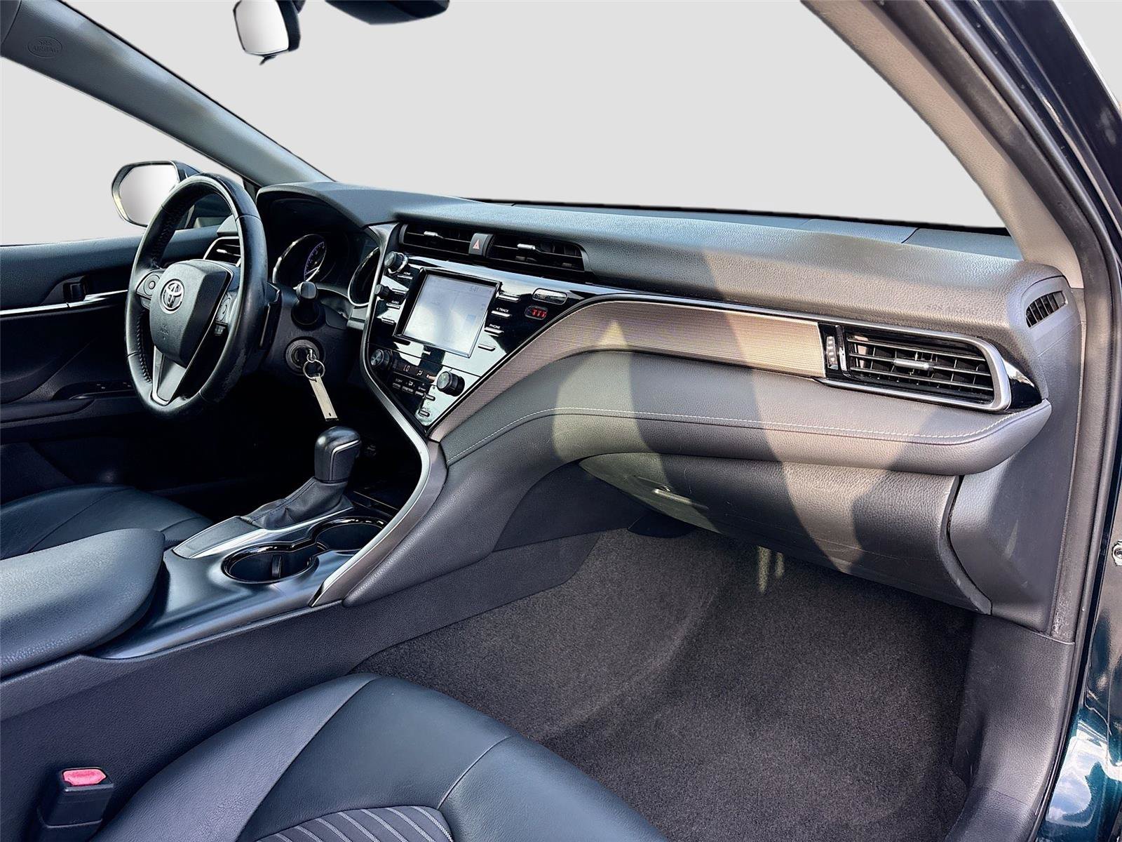 Used 2020 Toyota Camry SE FWD image 30