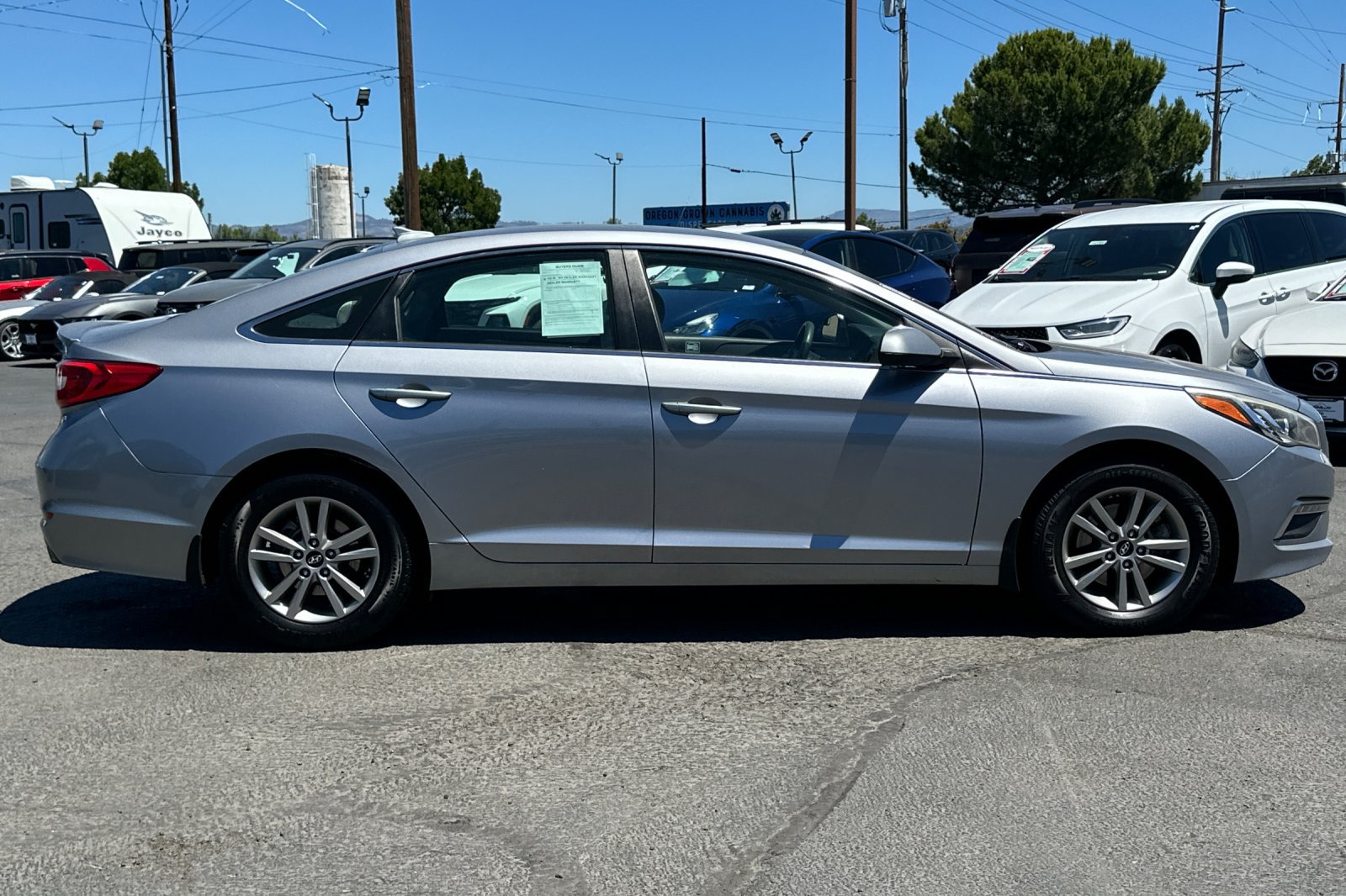 Used 2015 Hyundai Sonata SE w/ Option Group 09 FWD image 3