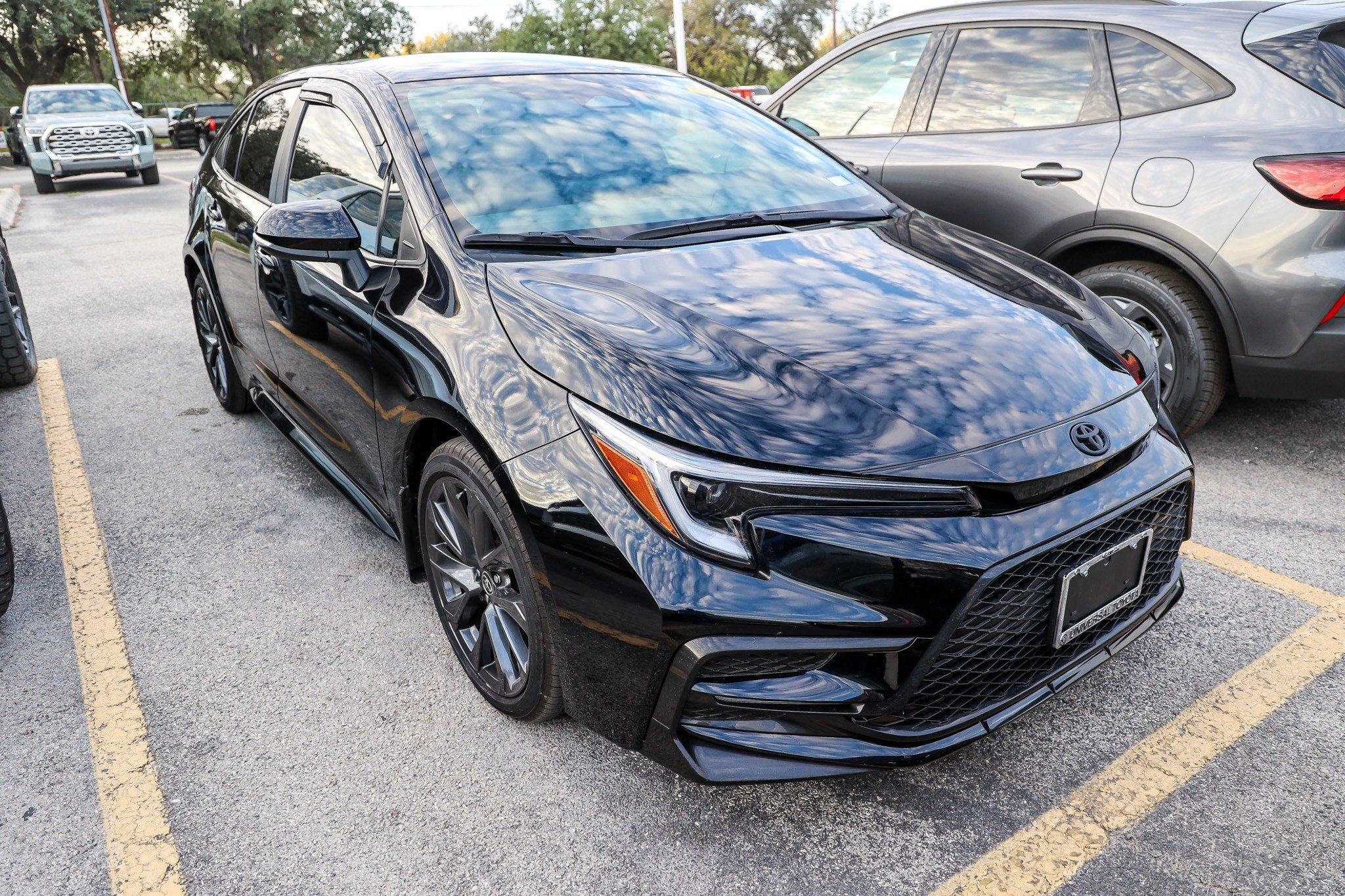 Used 2026 Toyota Corolla SE FWD image 5