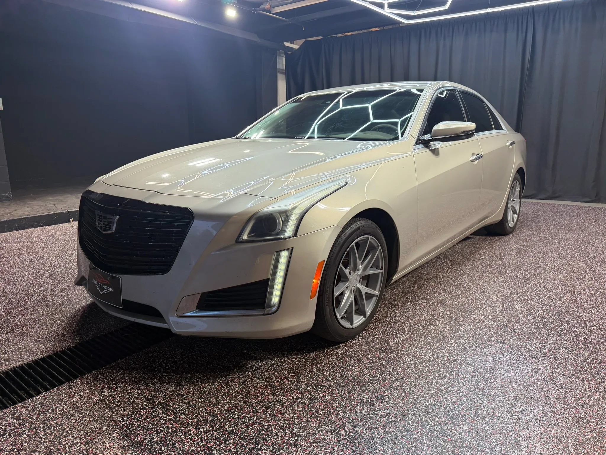 Used 2015 Cadillac CTS Luxury RWD image 3