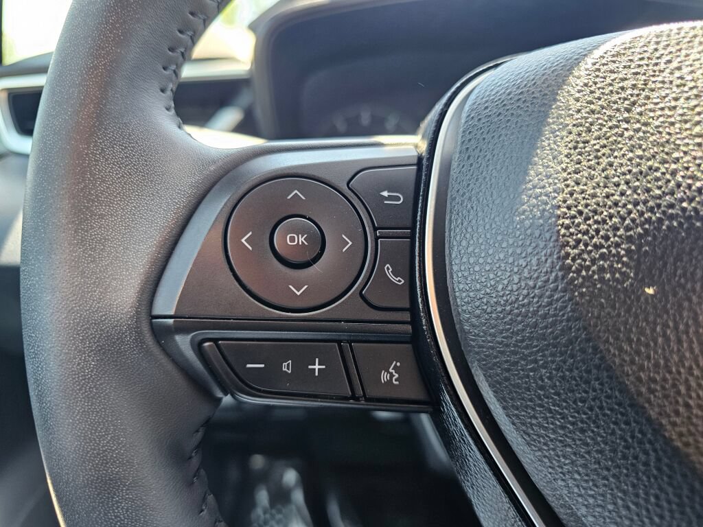 Used 2024 Toyota Corolla SE w/ SE Premium Package FWD image 19